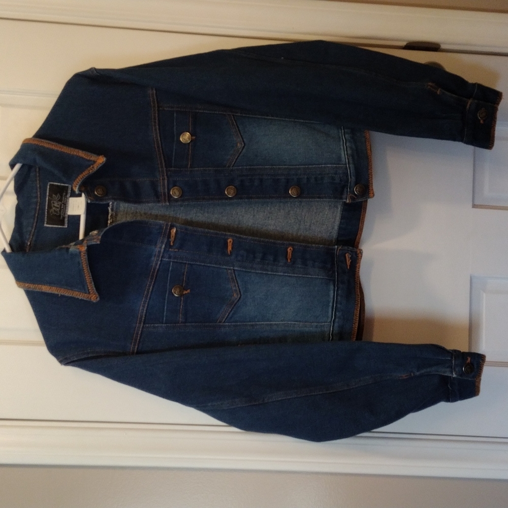 Ink crop jean jacket.